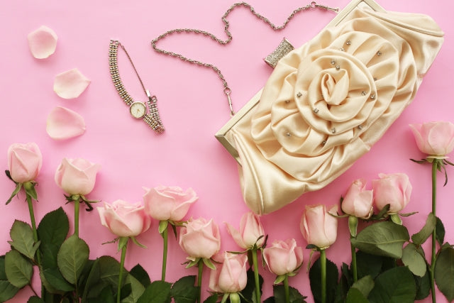 【2021年最新】クリスマスプレゼントにおすすめの腕時計は?レディースとメンズをそれぞれご紹介